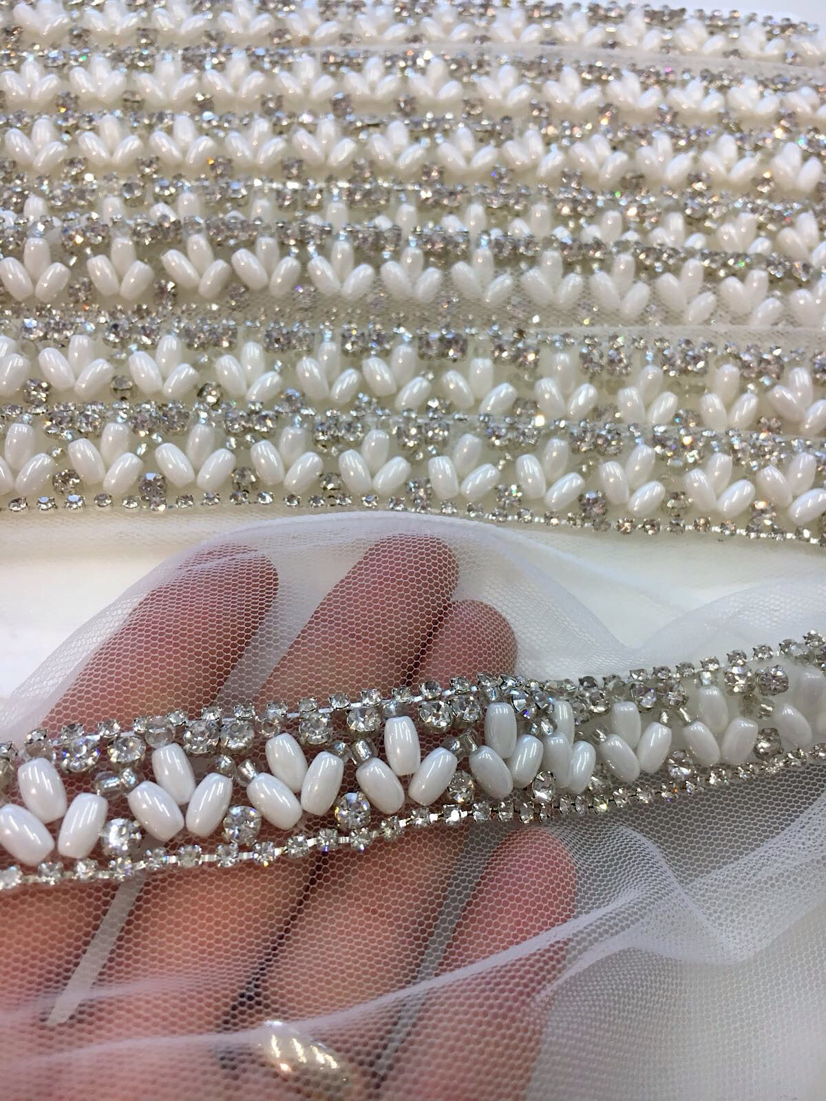 White Beaded 3d Lace Trim Embroidered Iridescent - buklefabrics