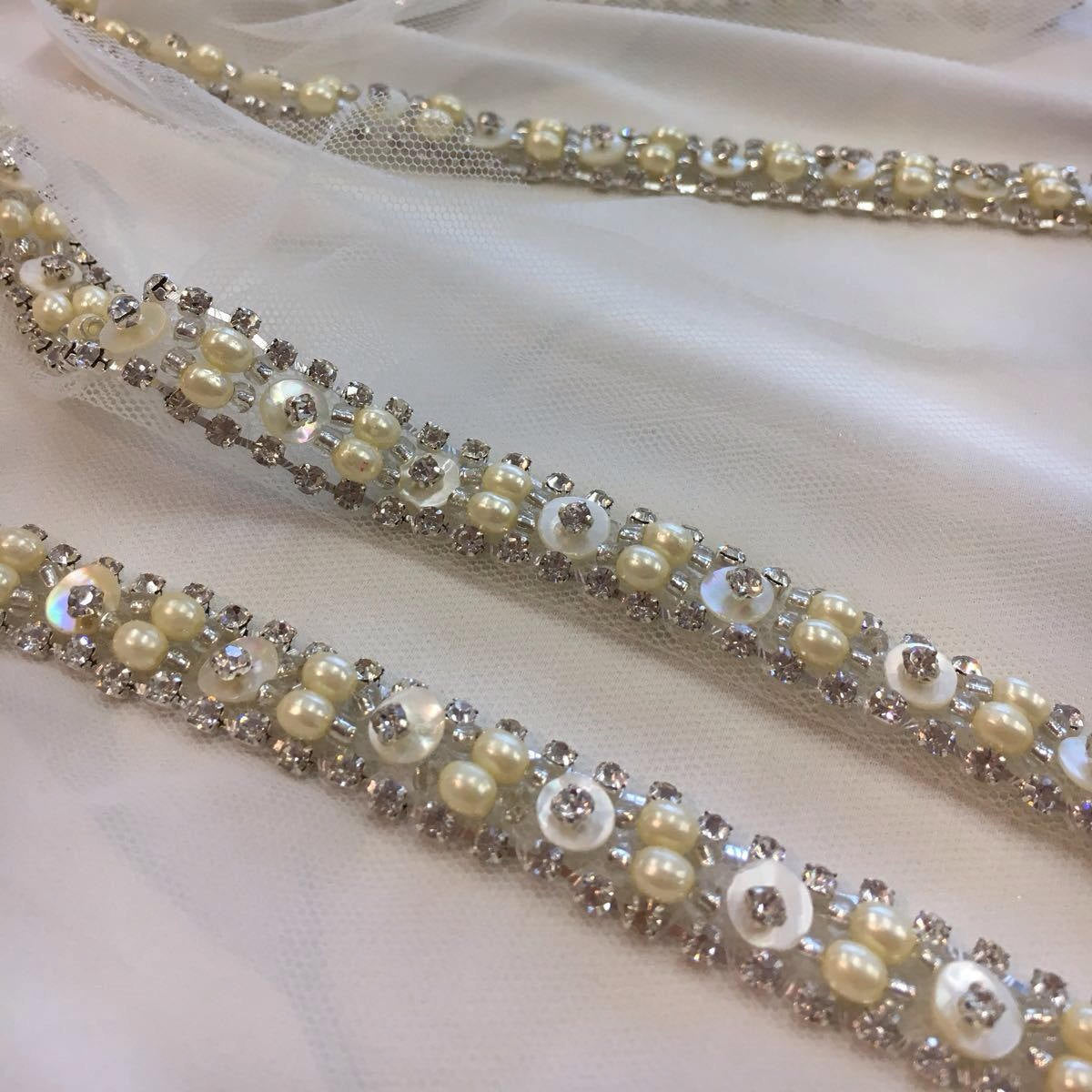 White Beaded 3d Lace Trim Rhinestone Embroidered Iridescent - buklefabrics