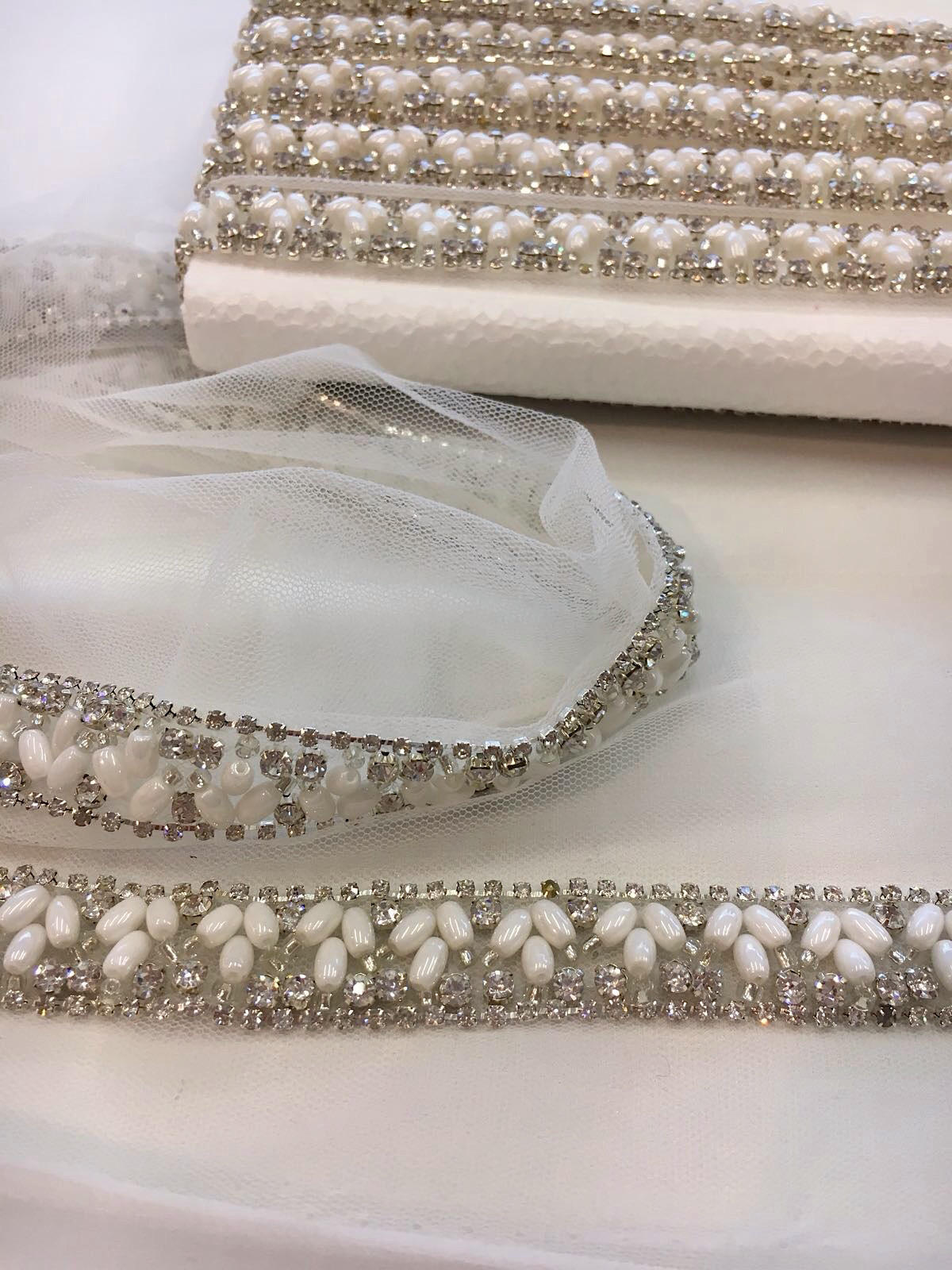 White Beaded 3d Lace Trim Embroidered Iridescent - buklefabrics